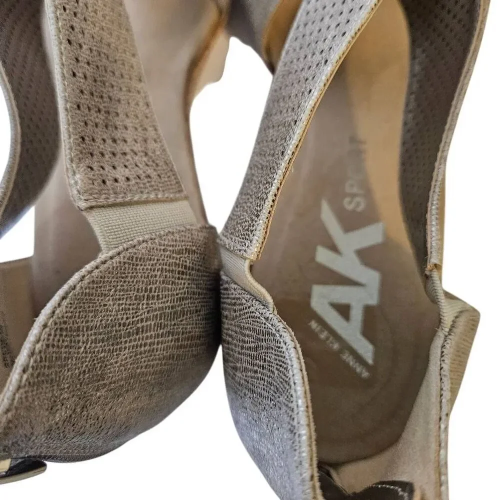 Anne Klein Poetic wedge sandals, sandals metalic. 10M. NWOT.